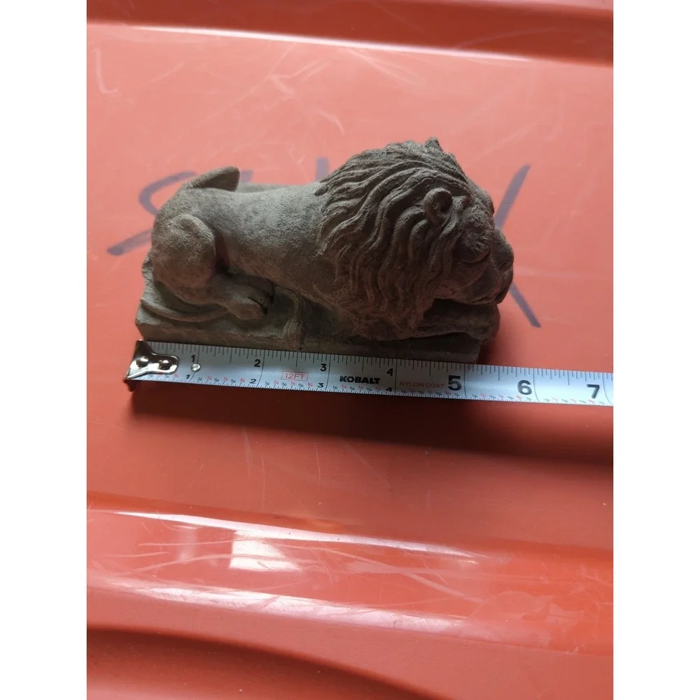 VINTAGE 1995 SLEEPING LION Living STONE  STATUE 5.5